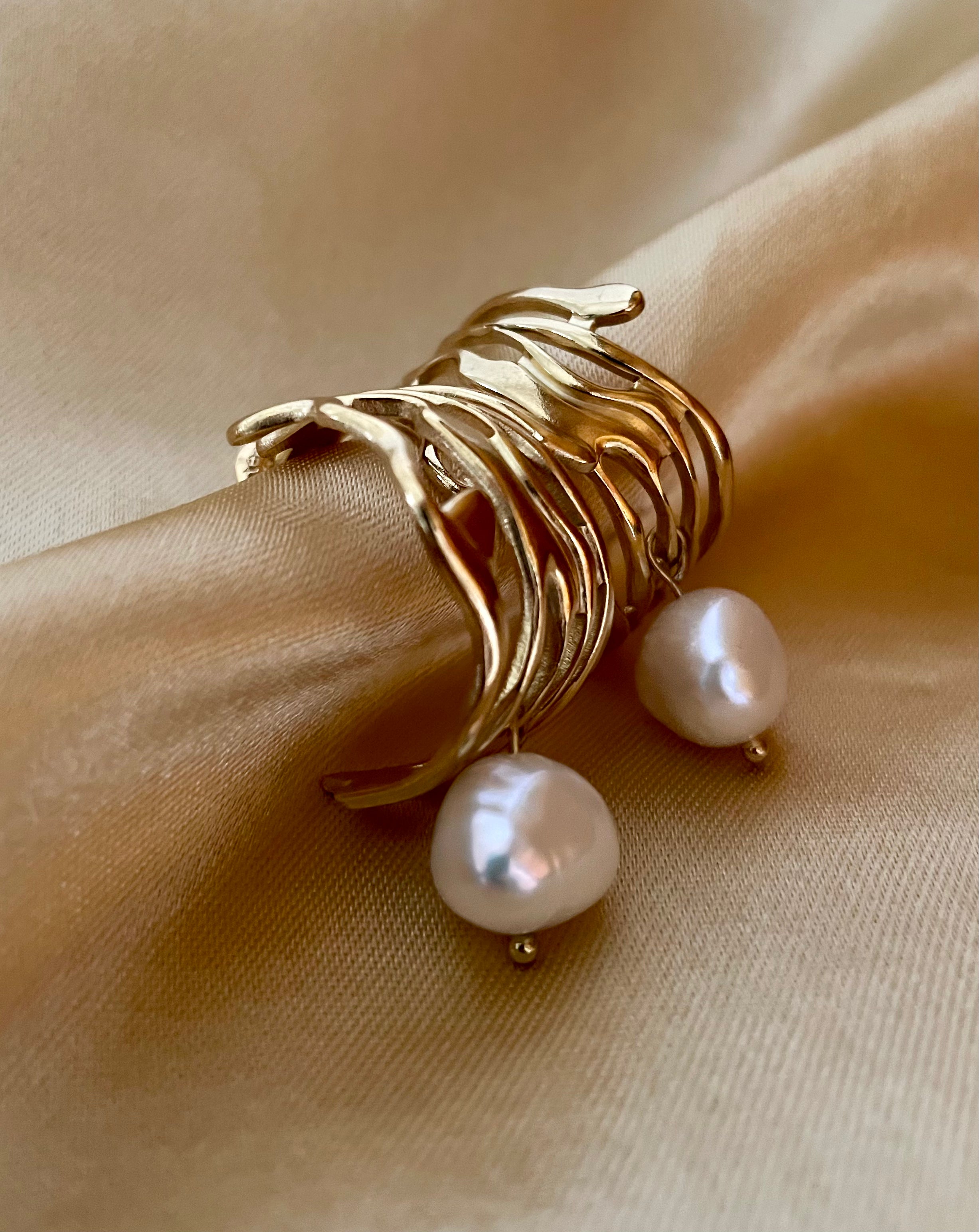 Earrings Atlanta - Freshwater Baroque Pearls