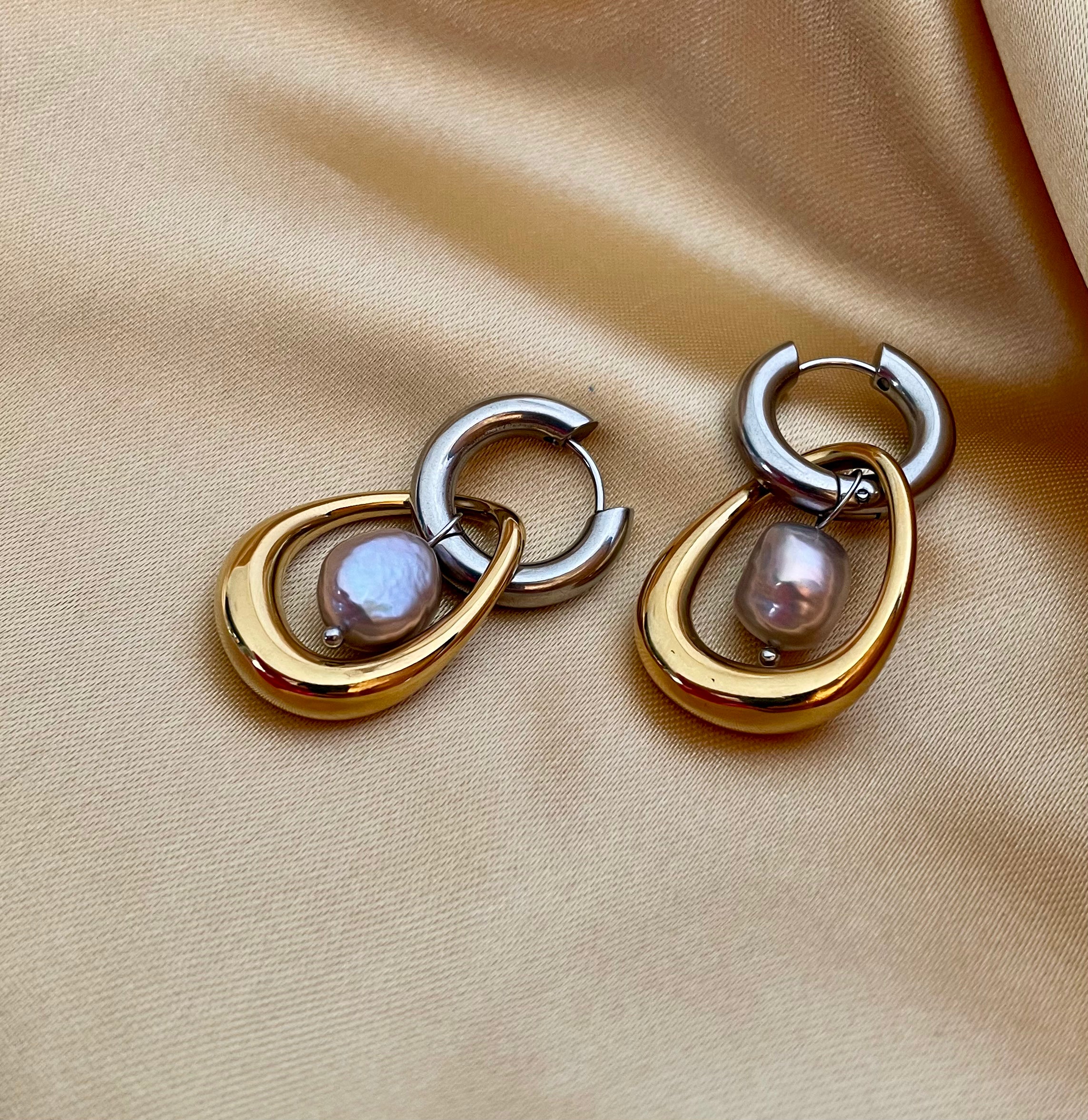 Earrings Kylie - Grey Freshwater Baroque Pearls