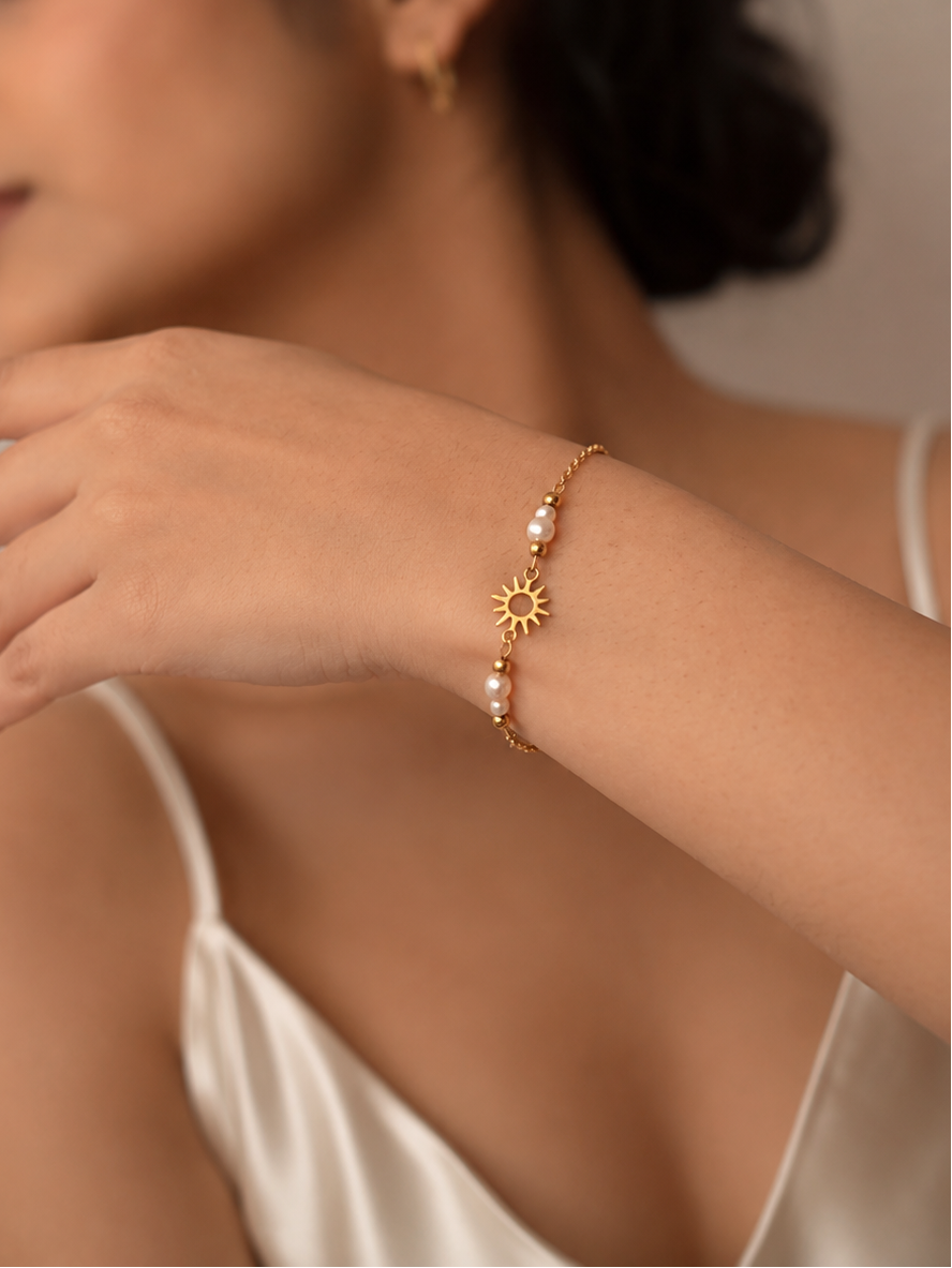 Soleil White Pearl Bracelet