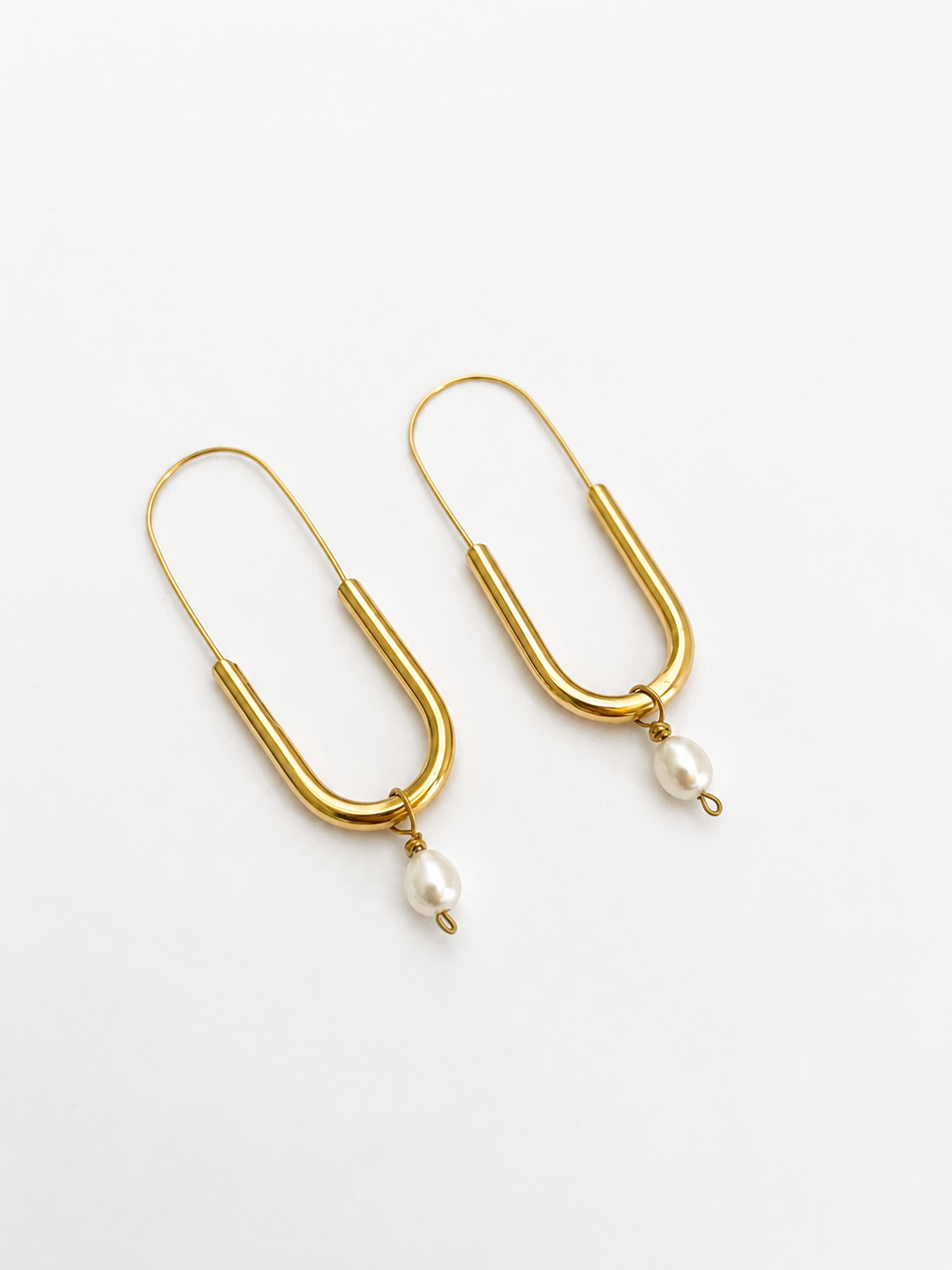 Paperclip Oval White Pearl Earrings