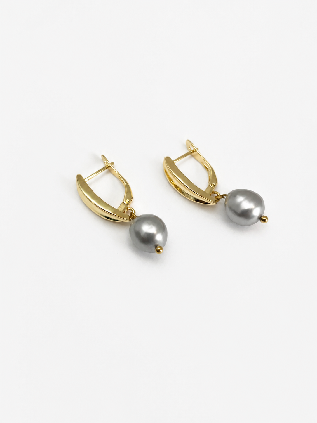 Pandan Leaf Keshi Round Grey Pearl Earrings