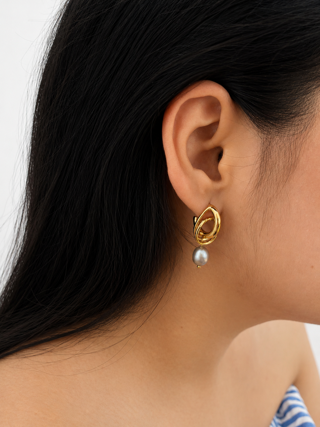 Droplet Baroque Round Grey Pearl Earrings