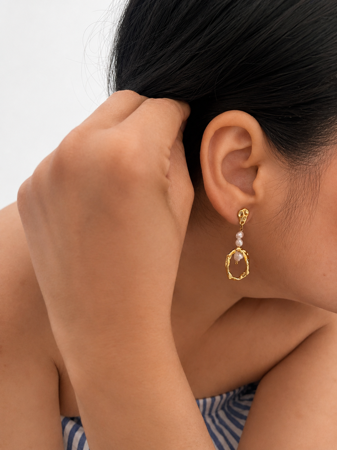 Organic White Baroque Pearl Droplet Earring