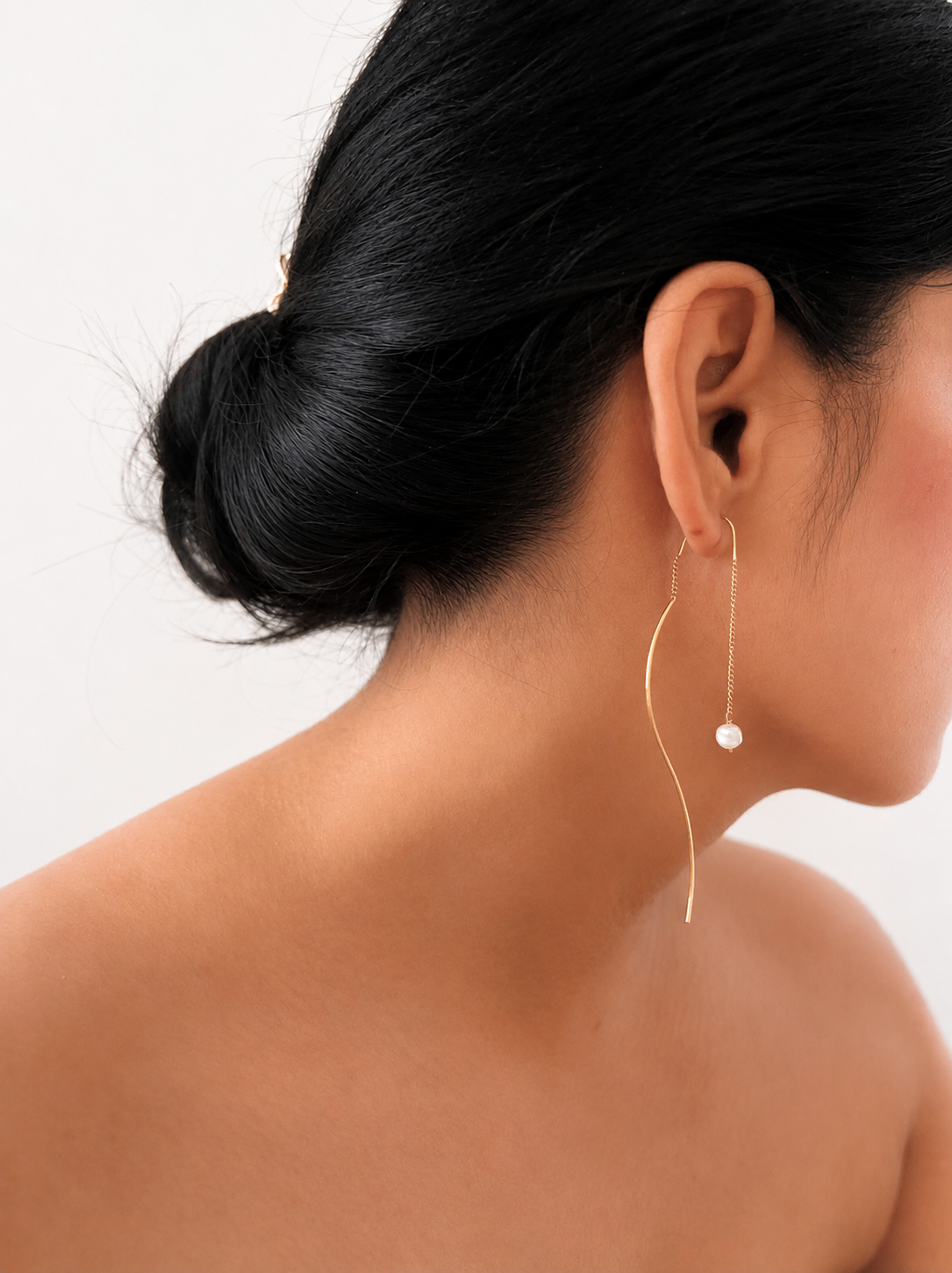 Curve Pearl Drop Earrings