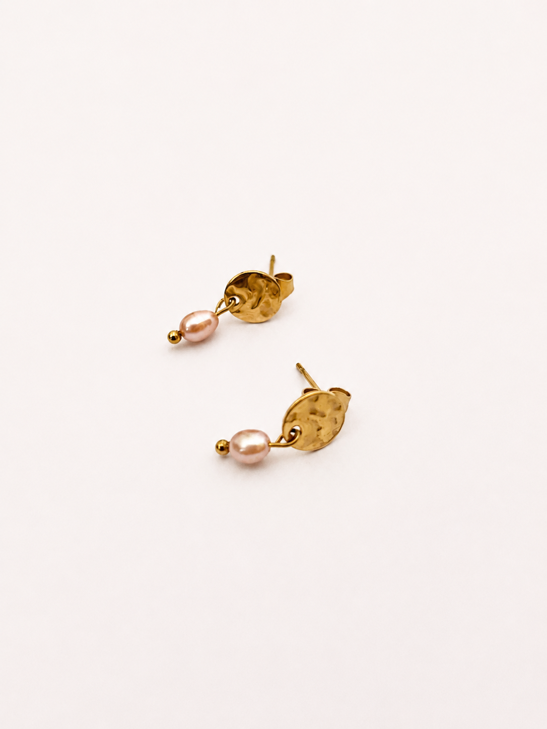 Petit Natural Pink Pearl Stud Earrings