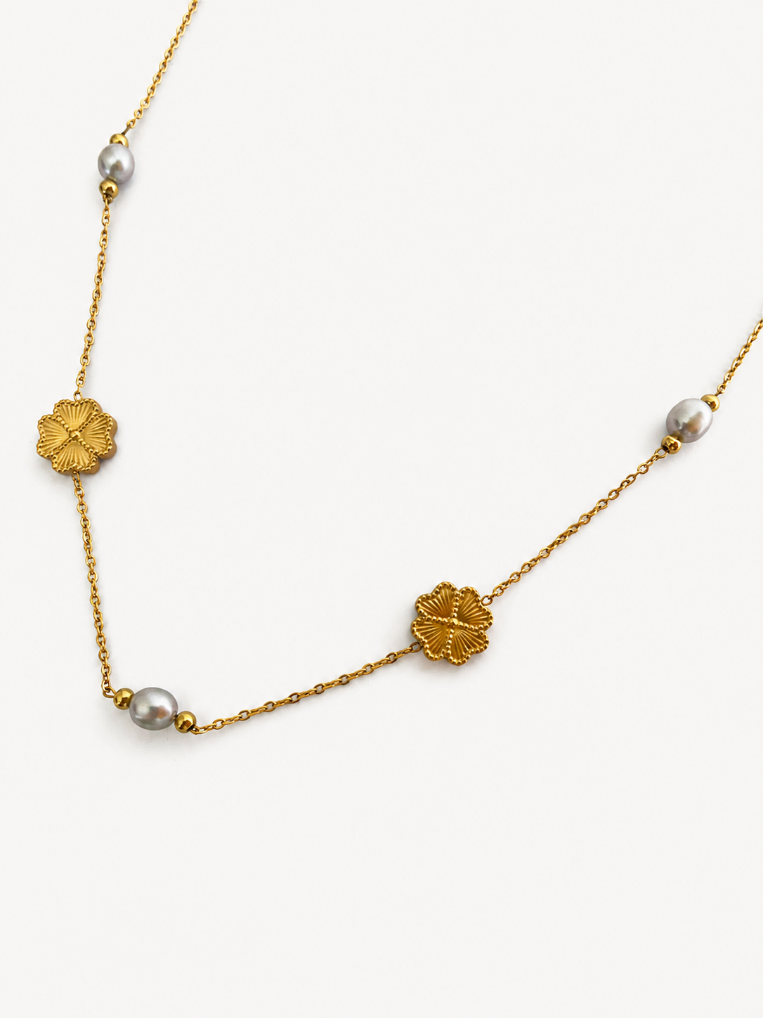 Clover Bloom Pearl Necklace