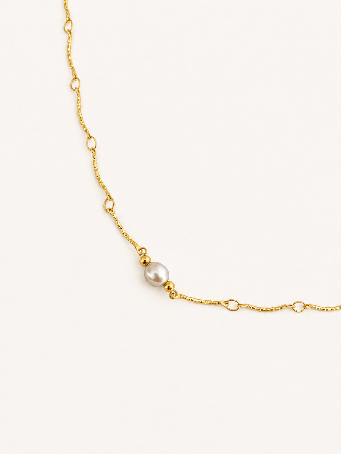 Waves Grey Pearl Necklace