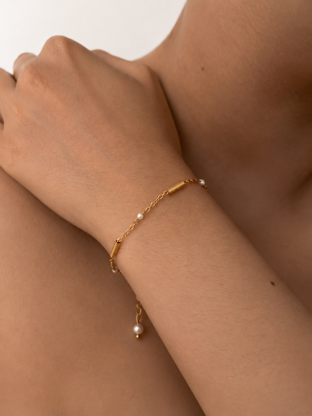 Delicate White Pearl Bracelet