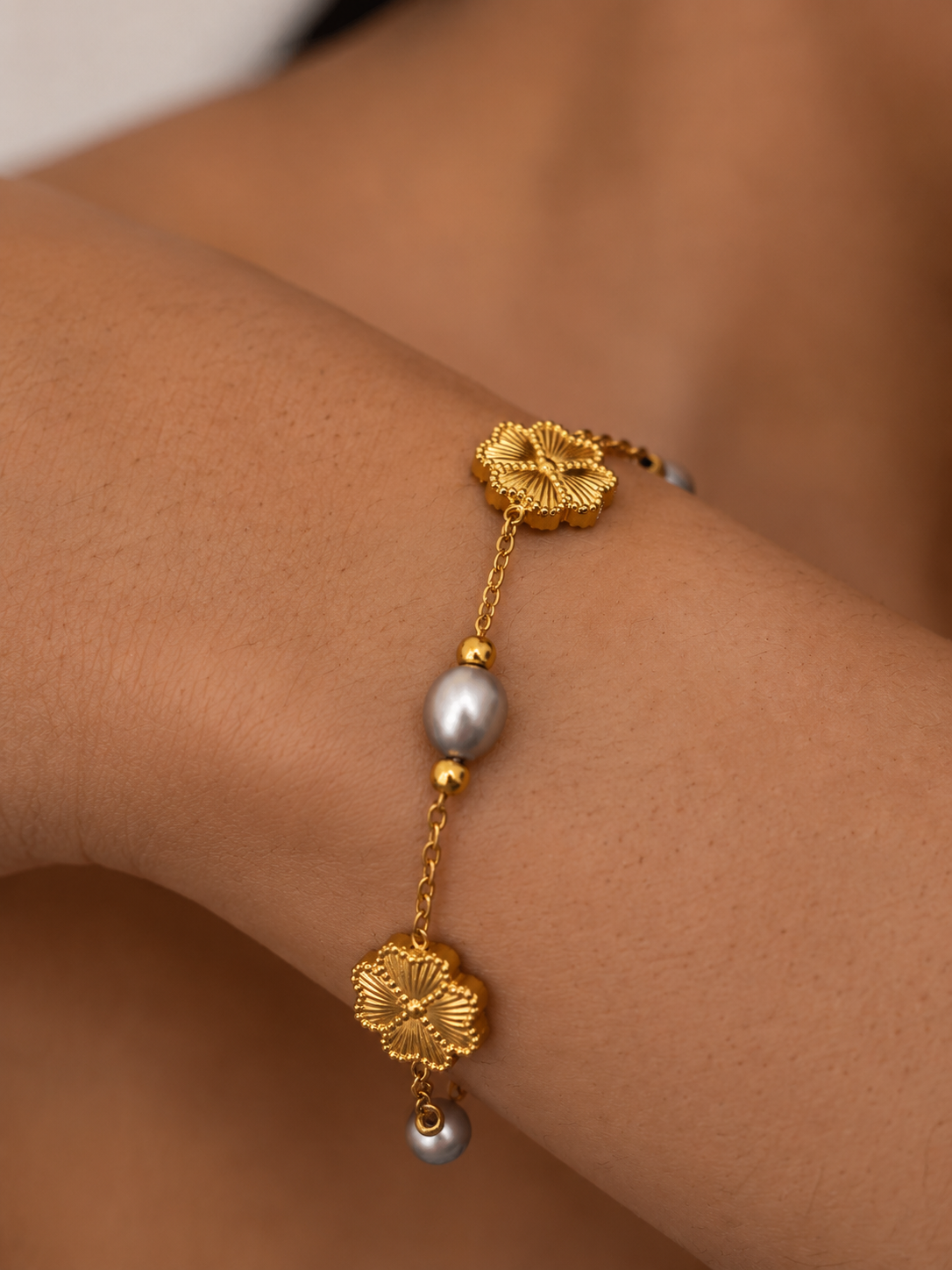 Clover Pearl Bracelet