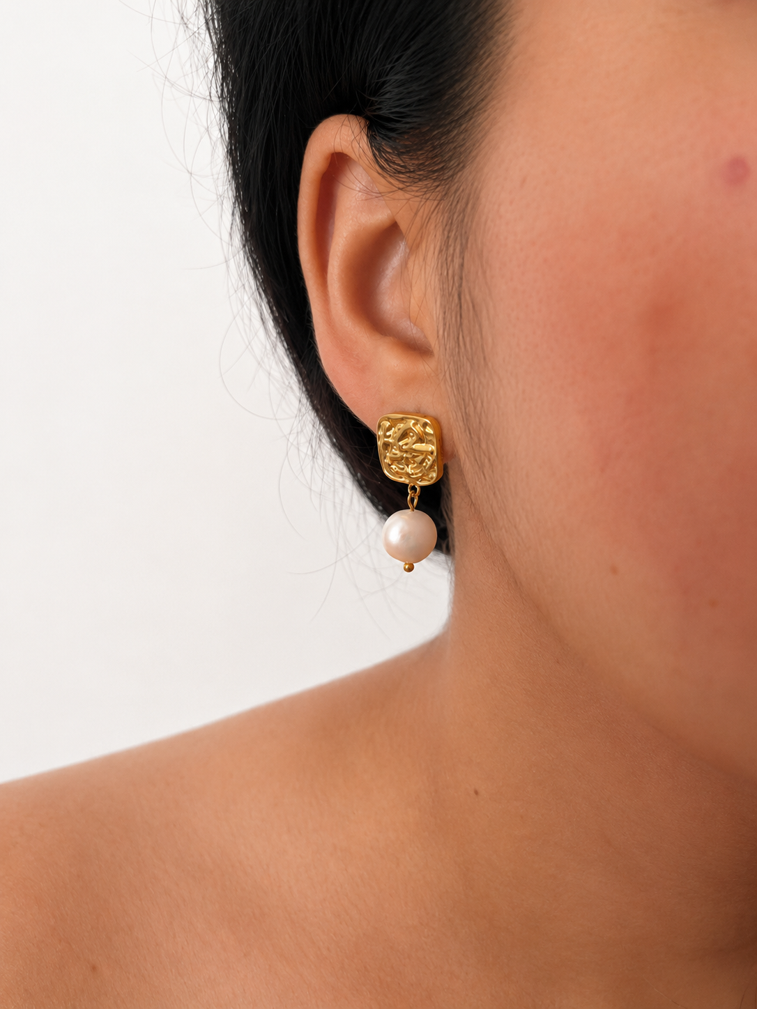 Textured Square Baroque Round Pearl Stud Earrings