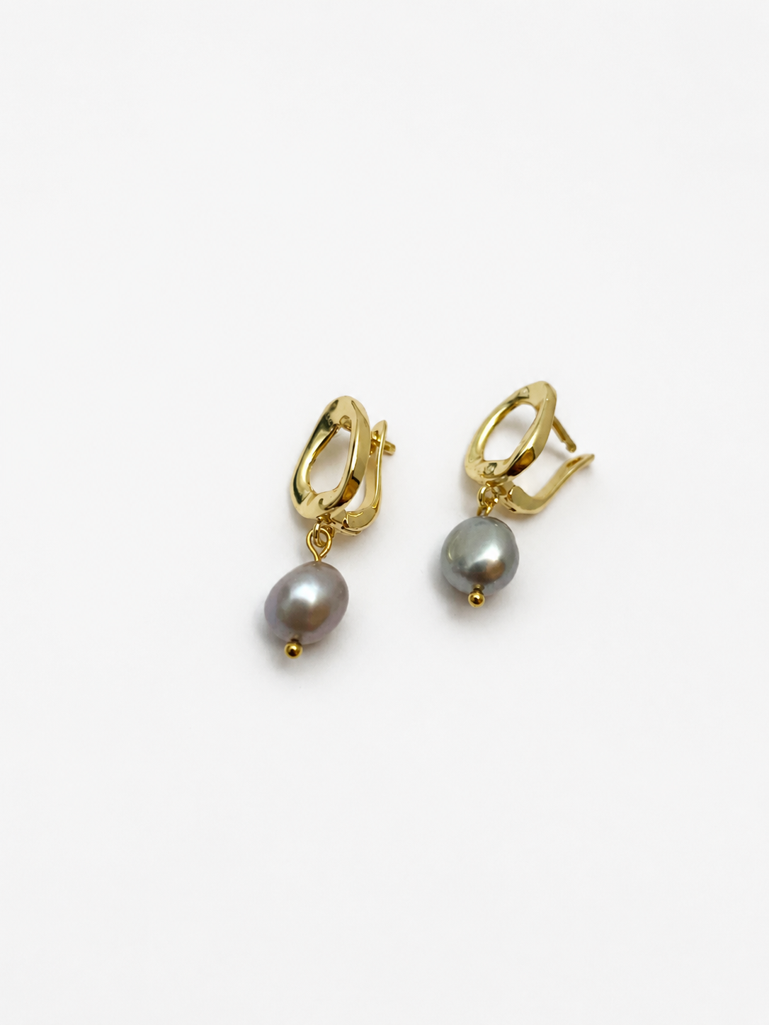 Pebble Keshi Round Grey Pearl Earrings