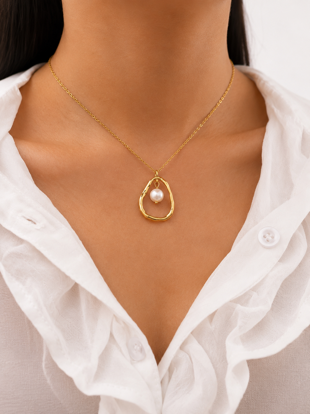 Molten Pearl Pendant Necklace