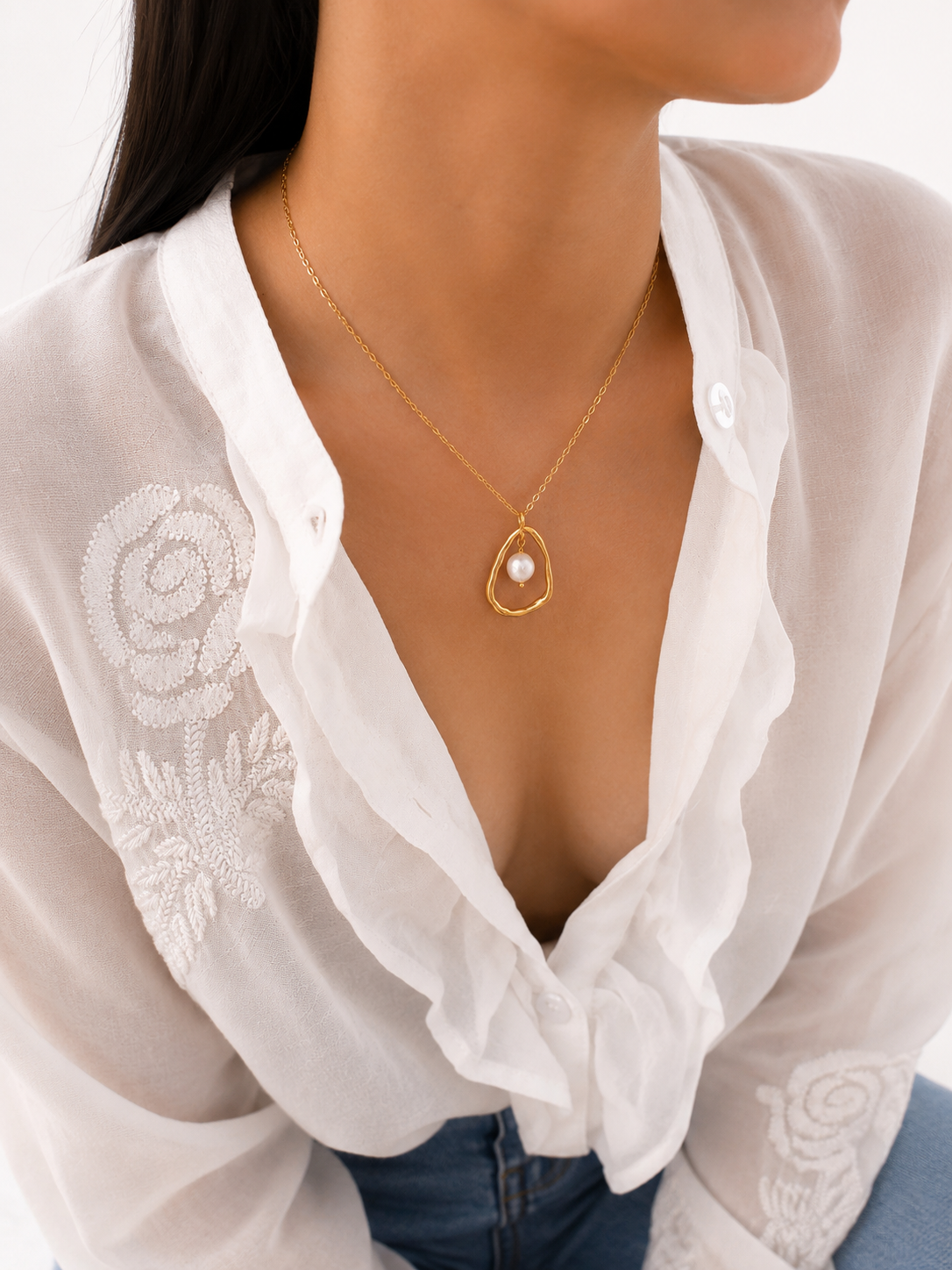 Molten Pearl Pendant Necklace