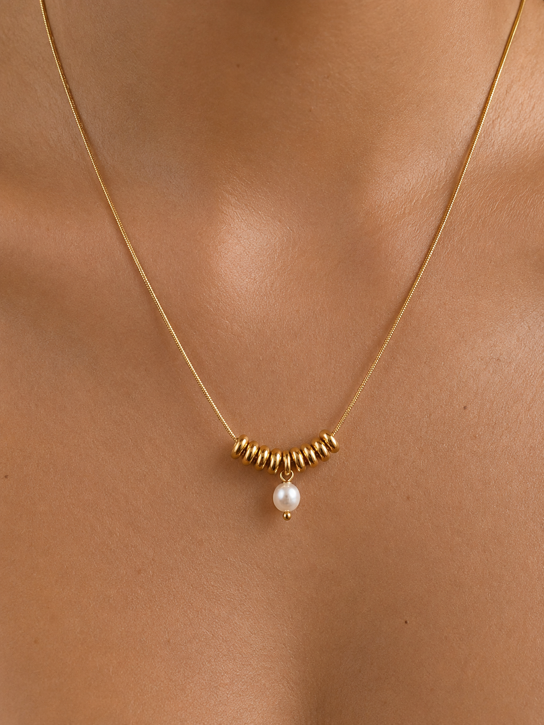 Ripple White Pearl Necklace