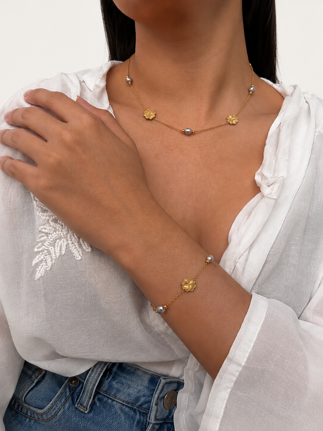 Clover Bloom Pearl Necklace