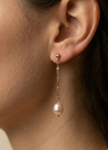 boucles d'oreilles pendantes en perles baroques roses sur une chaîne en or, style parisien