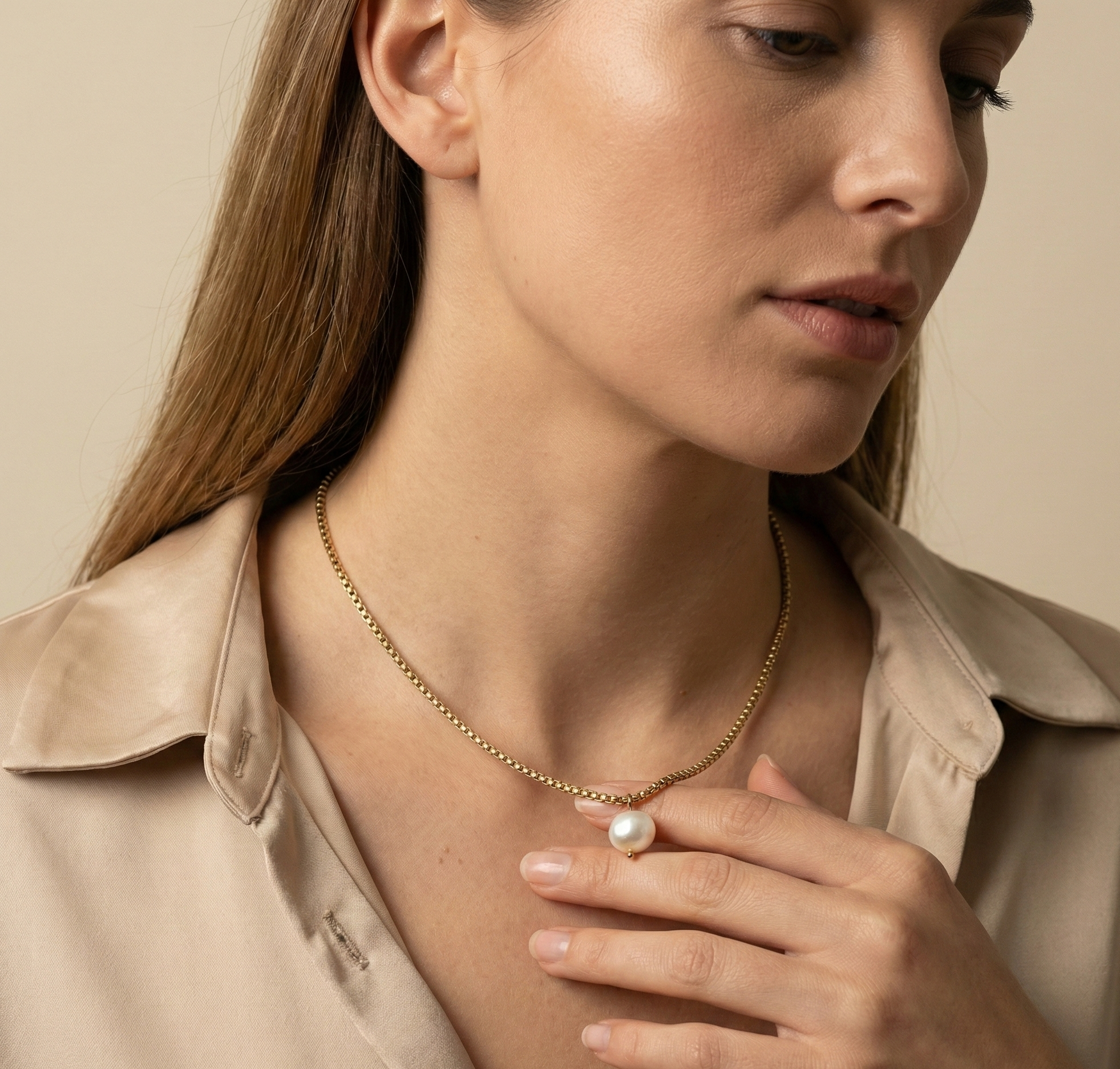 Minimalist gold chain necklace with white baroque pearl pendant